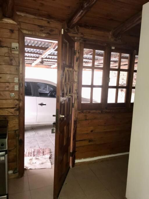 Pequena Casa De Troncos, Detras De Casa Principal No Trabajo Con Tarjeta De Credito Пуерто Мадрин Екстериор снимка
