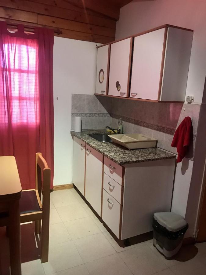 Pequena Casa De Troncos, Detras De Casa Principal No Trabajo Con Tarjeta De Credito Пуерто Мадрин Екстериор снимка
