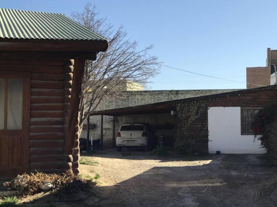 Pequena Casa De Troncos, Detras De Casa Principal No Trabajo Con Tarjeta De Credito Пуерто Мадрин Екстериор снимка