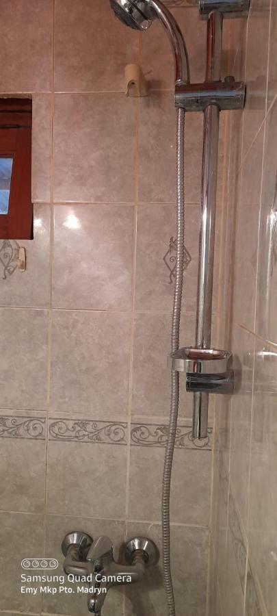 Pequena Casa De Troncos, Detras De Casa Principal No Trabajo Con Tarjeta De Credito Пуерто Мадрин Екстериор снимка